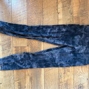 LuluLemon align legging, size 6, blue Tie-Dye